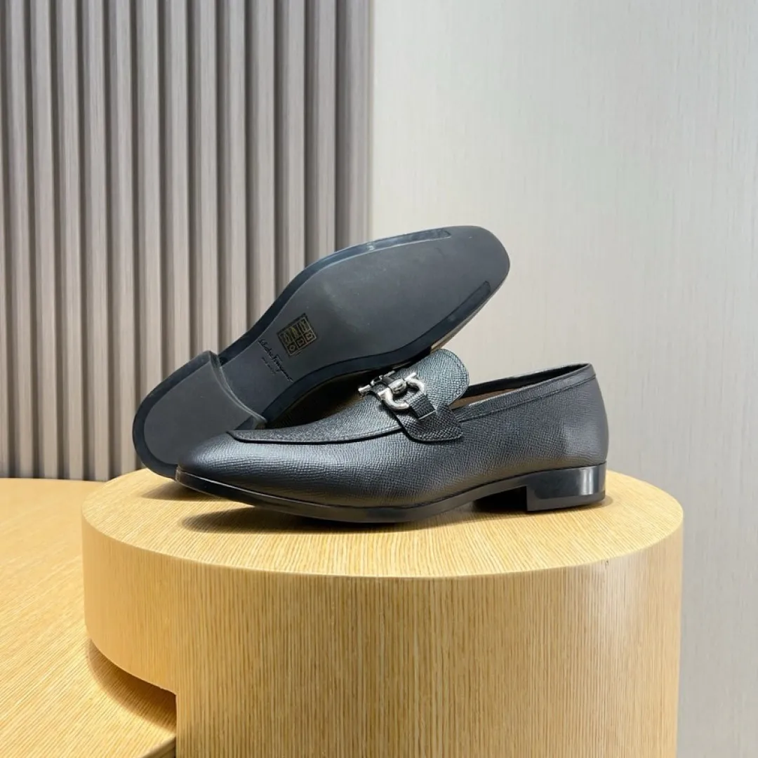 Men's Men's Shoes💰P640💰🔥《Ferragamo》👏Latest • High-end top brand luxury ~ purchasing agency, top quality ~. New fashionable business men's shoes🔜The uppers are made of original open-edge beaded cowhide➕cowhide·lining, with fine workmanship. The original stylish and soft combination wear-resistant and non-slip outsole is light and comfortable on the feet. The real thing looks better in real photos. Size: 38--44